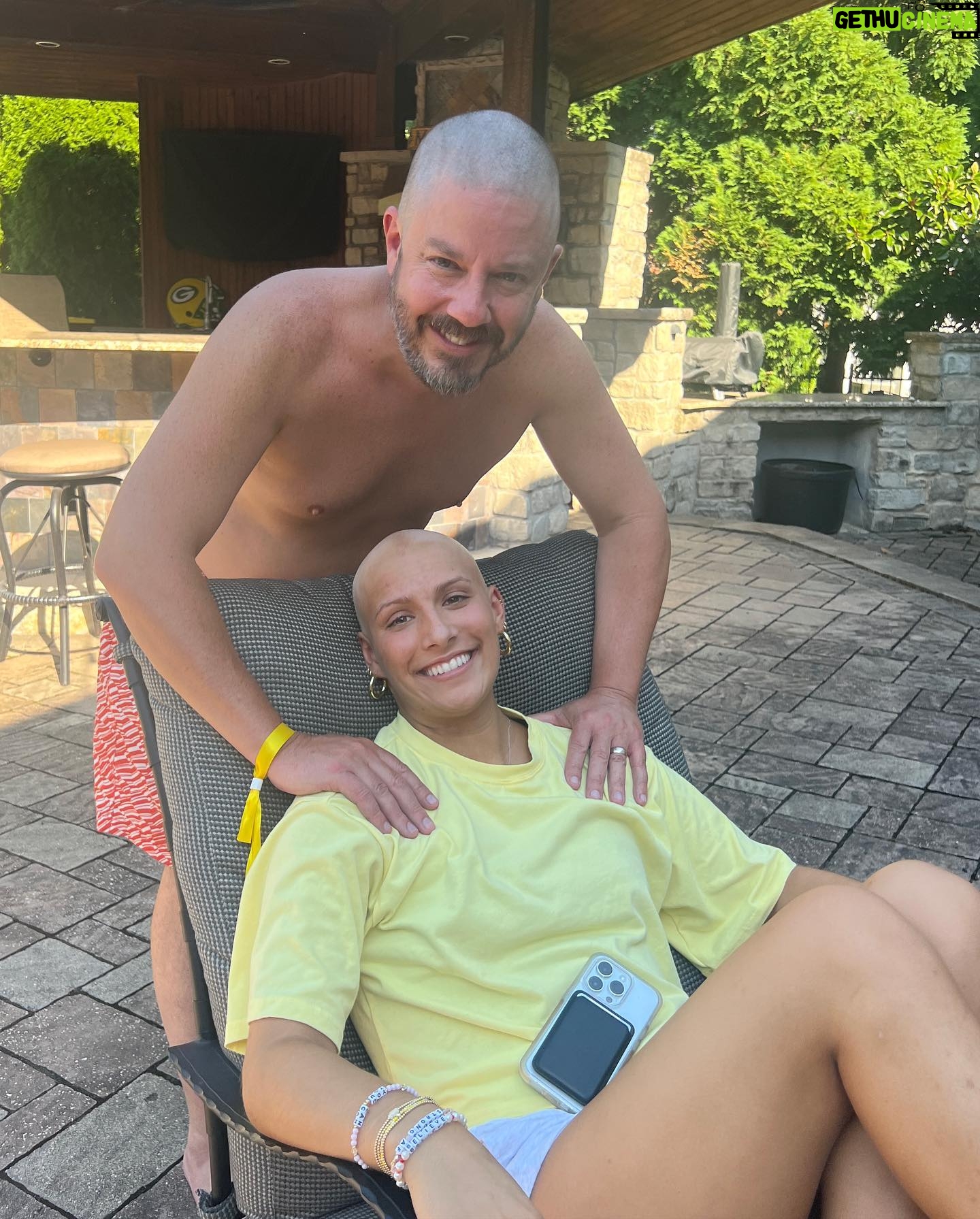 Mallory James Mahoney Instagram - Be sure to swipe to last picπΈ Proud of my Dad representing @kateskrew. @kate.johnson1 we always said you are a skilled stylist!πππ