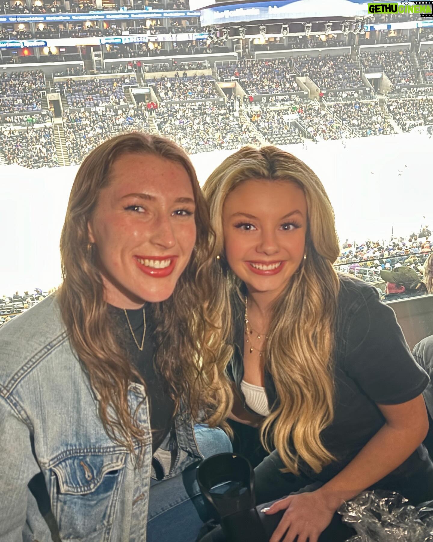Mallory James Mahoney Instagram - Wonderful night tonight in #hockeywood @lakings OT Win with fantastic people π€ππ©Άπ @ross_lynch @sterlingbeaumon @georgialeefilms Thank you for hosting us @lakings @sterlingbeaumon