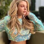Mallory James Mahoney Instagram - Let’s get the weekend started with this super cute sparkly top from @cocolillys_ be sure to use my code: Mallory15 to get 15%off anything. 💖 Have a fantastic weekend!