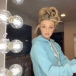 Mallory James Mahoney Instagram - For my upcoming birthday I want to give YOU a gift you can get 15% off anything at the fabulous @cocolillys_ just use my code Mallory15 enjoy and please post in your cute new finds!💖👗👢👟👚 I can’t wait to see!💖💖💖