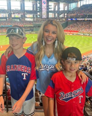 Mallory James Mahoney Instagram - ❤️⚾️🩵 nothing better than fun with the family enjoying a game❤️⚾️🩵Loving my custom throwback powder blue jersey from the @rangers Tough loss for the Texas Rangers But, It was still a great day to be at the ballpark and such a fun exciting game! ❤️⚾️💙