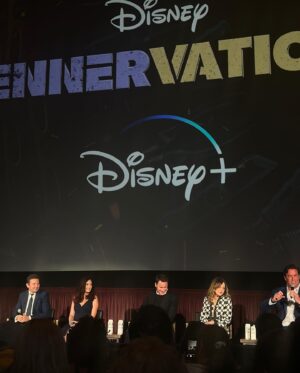 Mallory James Mahoney Instagram - Special night with special people at the World Premiere of @rennervationsofficial #RenneevationsPremiere with @jeremyrenner @jimmykimmellive