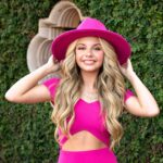 Mallory James Mahoney Instagram - Weekend Mode: ACTIVATED 💖 Photography📸: @gypsyroadphotography Styled By💃🏼: @charmedbyryann Hair: @collectivehairstudio_140 Glow: @tan2glowfw