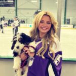 Mallory James Mahoney Instagram - Thank you so much @tcuhockey for inviting me and being so kind and generous! I had a fantastic night 💜🏒💜🥅💜#GoFrogs #hockey #PuckDrop
