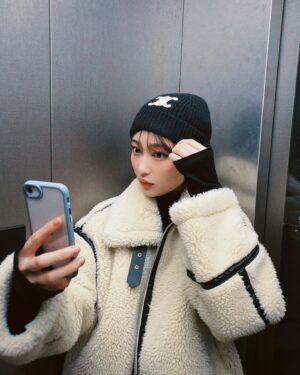Manaka Shida Instagram - .
🧶🖤