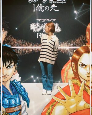 Manaka Shida Instagram - .
表参道ヒルズで開催してたマンガダイブのイベントに行ってきました🎞️今回はキングダム🤴🏻
大迫力でかっこよかった。✨

12/9（土）まで開催してるみたいだからもう一回行きたいな✨

#マンガダイブ #キングダム #キングダム1億の光