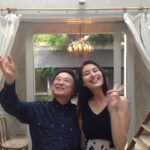 Manami Hashimoto Instagram - 今朝、篠山紀信さんが亡くなられたニュースを拝見しました。 まだ未熟な私に写真を撮られる楽しさ、作品を作るということの素晴らしさを教えてくれた方でした。いつも同じ目線に降りてきて会話をしてくださる篠山先生。撮影中はいつも今まで見たことのない私を引き出してくださいました。 写真集やDVDを作ってくださったり、コットンクラブで一緒にライブをさせていただいたり大切な思い出がたくさんです。 またいつか先生に撮っていただけるのを目標にしていましたが叶わなかったなぁ、、、 篠山先生ゆっくり休んでください。ご冥福をお祈りします。