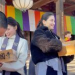 Manami Hashimoto Instagram - 今日は節分😊 護国寺の豆まきに同じ事務所の葵揚くんと、ゆいかれんちゃんと出席してきました🥰息子も連れていったので豆まきにハイテンションでした💓 これまでの人生で節分に豆まきをあまりしたことがなかったので夢叶いました🥰今年いいことありそう(^.^)皆さんも幸多き一年になりますように🎵 #護国寺　#豆まき