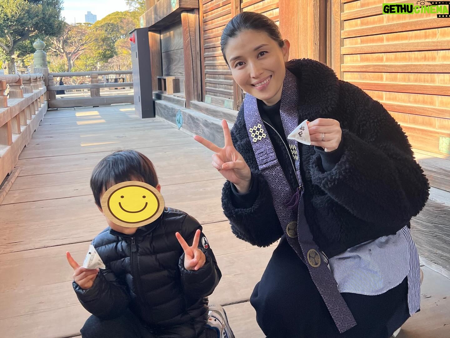 Manami Hashimoto Instagram - 今日は節分😊 護国寺の豆まきに同じ事務所の葵揚くんと、ゆいかれんちゃんと出席してきました🥰息子も連れていったので豆まきにハイテンションでした💓 これまでの人生で節分に豆まきをあまりしたことがなかったので夢叶いました🥰今年いいことありそう(^.^)皆さんも幸多き一年になりますように🎵 #護国寺 #豆まき