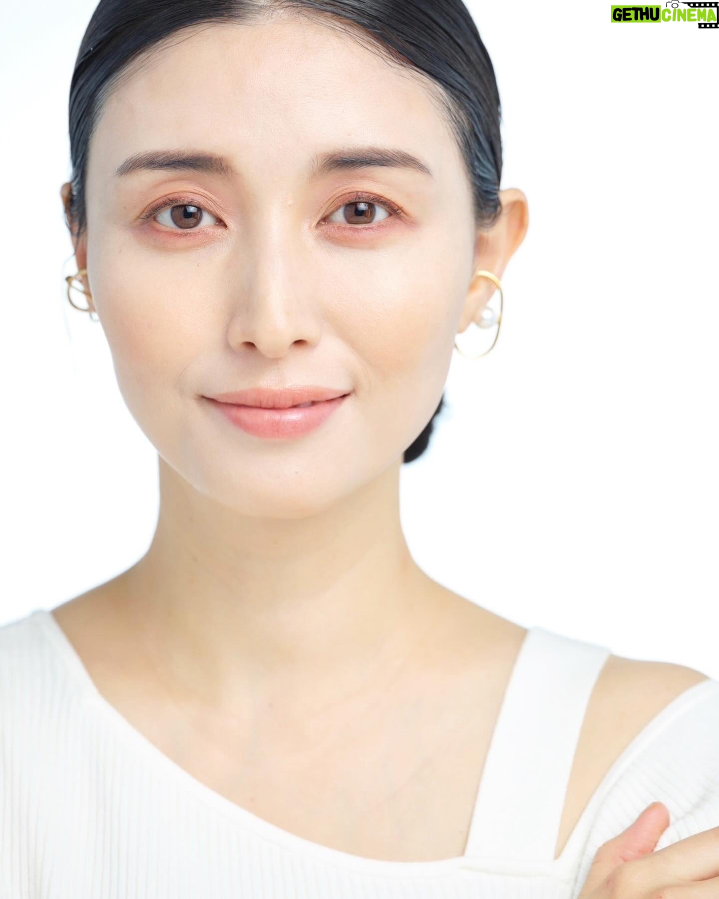 Manami Hashimoto - 6.1K Likes - 美スト4月号 @be_story_official 発売されました🥰
イガリノブさんメイクです💓
コンシーラーやベースメイクで肌をキレイにみせるメイク特集です💄
カメラマン @hironobumukoyama
メイク @igari_shinobu
スタイリスト @rie_319