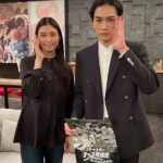 Manami Hashimoto Instagram – #漫画家イエナガの複雑社会を超定義  4月からは土曜日23時半からの放送ですよー😊NHK総合にて☺️
明日のテーマはスマートシティ！
私の衣装はスティーヴジョブズをイメージしてます🥰そしてメガネも実際ジョブズが使っていたブランドのものをスタイリストさんが用意してくださいました🤣
先週のファンダムの衣装もタグつけしておきます🎵

スマートシティの回
シャツ
@junokamoto_

パンツ
@comme_ca_official

メガネ
@globespecs_1998

イヤリング
@grossejapan

靴
@dianashoespress

ファンダムの回

ブラウス、ロンパース
@lounie_jp

靴
@kanematsu_official