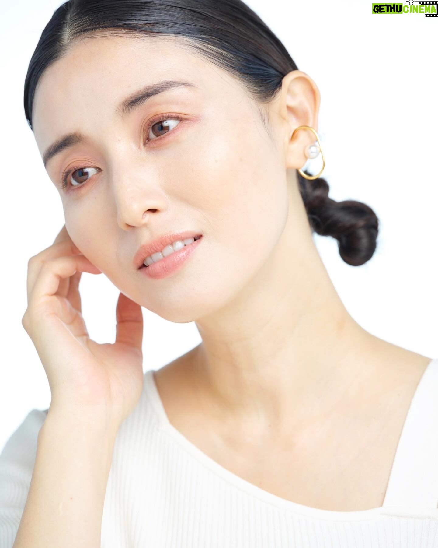 Manami Hashimoto - 6.1K Likes - 美スト4月号 @be_story_official 発売されました🥰
イガリノブさんメイクです💓
コンシーラーやベースメイクで肌をキレイにみせるメイク特集です💄
カメラマン @hironobumukoyama
メイク @igari_shinobu
スタイリスト @rie_319