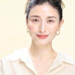 Manami Hashimoto Instagram – 美スト4月号　@be_story_official  発売されました🥰
イガリノブさんメイクです💓
コンシーラーやベースメイクで肌をキレイにみせるメイク特集です💄
カメラマン　@hironobumukoyama 
メイク　@igari_shinobu 
スタイリスト　@rie_319