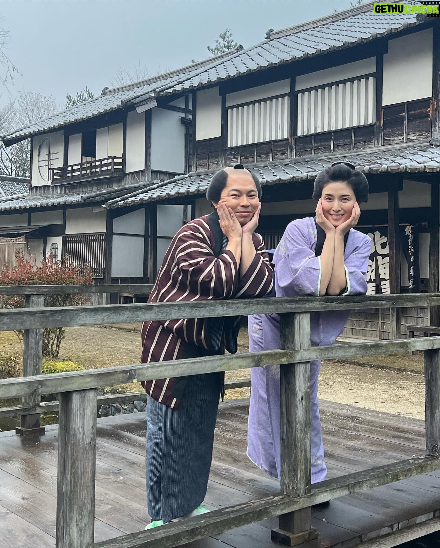Manami Hashimoto Instagram - あけましておめでとう御座います♪皆様はどんなお正月をお過ごしですか?私は朝からお雑煮を作りました😊美味しくできました💓 新年一発目!この後、朝9時55分から #NHK BSプレミアム #落語themovie 古今亭菊之丞師匠の火焔太鼓をドラマ仕立てでお送ります(^。^) 朝ドラまんぷくで、夫婦役を演じた浜野謙太さんとまた夫婦役で出演させていただいています😊ぜひご覧ください💓💓