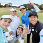 Manami Hashimoto Instagram - 新番組スタートしまーす😊❗️ 私と、人気女子プロゴルファー、藤田光里さんとの番組「マナミ＆光里のGOLF LOVERS」がＢＳジャパネクストで２月３日（土）から、毎週土曜あさ７時３０分〜８時００分の放送枠でスタートします👏👏👏 他にもスカイＡさんでは３月からスタート予定だそうです！ 見どころは、私と光里プロでお互いの仕事や生き方について深くトークをしたり、色々なゲストの方と個人戦でラウンド対決をするところです。 公式インスタもあるので、プレゼントの応募や、ロケの秘蔵写真などはそこで確認してみてください！ 公式インスタ　@m.h_golflovers 初回出演者（敬称略） 橋本マナミ・藤田光里 波戸康広・進藤大典・小西綾子