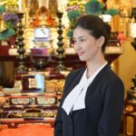 Manami Hashimoto Instagram - 高畑淳子さん主演の　#お終活再春人生ラプソディ 昨日から公開になりました😊私は納骨堂で働く職員　美沙役です。 元気になれる映画です😊ぜひ劇場にお越しください🥰 #映画