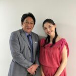 Manami Hashimoto Instagram - このあと21時から　#読売テレビ　#日本テレビ　#秘密のケンミンショー極 ‼️ 今回は広島のタコ天に迫ります🐙 原監督と筒井真理子さんと写真を撮っていただきました💓 みてねー！ それと最近の衣装たち🥰 ⭐️ケンミンショーの衣装 ワンピース @velnica_japan 靴 @katimshoes イヤリング @hiro.skyline @rhodes_showroom ⭐️青いワンピース イヤリング @ai_accessory 靴 @randa_pic