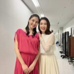 Manami Hashimoto Instagram - このあと21時から　#読売テレビ　#日本テレビ　#秘密のケンミンショー極 ‼️ 今回は広島のタコ天に迫ります🐙 原監督と筒井真理子さんと写真を撮っていただきました💓 みてねー！ それと最近の衣装たち🥰 ⭐️ケンミンショーの衣装 ワンピース @velnica_japan 靴 @katimshoes イヤリング @hiro.skyline @rhodes_showroom ⭐️青いワンピース イヤリング @ai_accessory 靴 @randa_pic