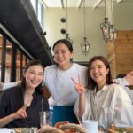 Manami Hashimoto Instagram - 先日の朝活🥰 短い時間だったけどいろんなお話できた💓 お店にもたくさんお客さんいらっしゃって、東京のおしゃれな人たちは早朝から朝活してるのね☺️ 写真はタイマーで撮ったんだけど、中越典子さんが間に合わなくて何度も再撮🤣2枚目は左に手が映り込んでます。笑 #婚活1000本ノック #ドラマ