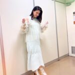 Manami Hashimoto Instagram - 明日放送の　#NHK #土スタ　イエナガスペシャルで町田啓太さんが出演されるので私も少しVTR出演します😊 衣装可愛い💓お腹も目立ってきました🤰 チュール @niana_bflat ワンピ @lanvin_en_bleu_womens イヤリング @sorbet_accessory リング @agu_officia @higashiyamapr ブーツ @labelleetudo_official