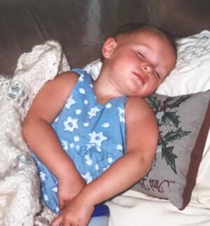 Mandalynn Carlson Instagram - Happy 21st birthday to me!! 🎂👑✨🎊 swipe to see a few of my favorite photos from childhood 😇 pretty sure @pat_sly would say i still make all of those faces even now 
.
.
.
#mandalynncarlson #birthdaygirl #birthdaycookies #bdaycelebration #bdaygirl #bdaygirl👑 #tiara #birthdayoutfit #birthdaygirl👑 #covidbirthday #portraitphotoshoot #birthdayphotoshoot #birthdayphotography #redhead #redhair #redheads_of_insta #redheadgirl #redheadsofinstagram #redheadshavemorefun #redheadsdoitbetter #redhaired #redhairlove #redhaircolor