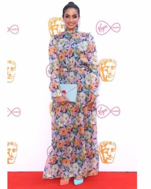 Mandip Gill Instagram - BAFTA 2019 
Styled by @hel.sykes (THANK YOU) wearing 
@ridleylondon 💃🏽 Hair by @mathewsoobroy 💇🏾‍♀️ and face by @ma.rrr.ina @maccoventgarden 💋// I stopped wearing odd socks in my twenties. I started wearing odd shoes in my thirties 💁🏽‍♀️WE LOOK LIKE WE SYNCHRONISED A POUT 🤷🏽‍♀️#baftatv @bafta