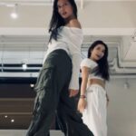 Mandy Tam Man-Huen Instagram - 很久沒有跳舞 感謝老師 @danie_c 排咗呢隻開心舞比我pick up下🌞🥹❤️‍🔥💕😂 果然跳舞呢一份爽嘅感覺會上癮🤘🏻 Song Amarni - Beyonce 🖤✨ #多謝老師包容我的NG🌞🤍 #practicemakesprogress