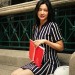 Mandy Tam Man-Huen Instagram - This preppy outfit reminds me some happy memories from school life: Always running & messing around in the hallway 💃🏼🤷🏼‍♀️🌞💗🤘🏻🤘🏻🤘🏻✨ @TommyHilfiger #TommyHilfiger