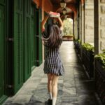 Mandy Tam Man-Huen Instagram - This preppy outfit reminds me some happy memories from school life: Always running & messing around in the hallway 💃🏼🤷🏼‍♀️🌞💗🤘🏻🤘🏻🤘🏻✨ @TommyHilfiger #TommyHilfiger