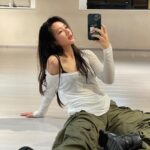 Mandy Tam Man-Huen Instagram - I’m not sweating I’m just glistening🥸🤘🏻 #✨✨✨