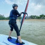 Maneerat Kam-Uan Instagram - ลองดู #windsurfing เป็นกีฬาที่ท้าทาย ความแข็งของทุกส่วน โดยเฉพาะ หัวไหล่ เท่ห์ แต่กำลังเรายังไม่ถึงในตอนนี้… ⛵️⛵️