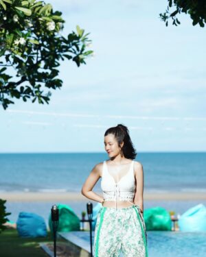 Maneerat Kam-Uan Instagram - Happy ..

#myonlysunshine.official
#myonlysunshinexDevasom #devasom 
#mosss24
