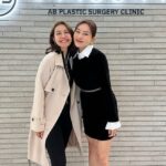Maneerat Kam-Uan Instagram – ได้ยินมานานแล้ว ทนไม่ไหว เลยลองมาทำผิว ฉีดไขมัน และเอนโดไทน์ดู มากับพี่นุ้ยคนเดียวที่เอ๋ไว้ใจ
@nuymaylinya 
@nuypitchysurgery
@ab_plasticsurgery_th
#นุ้ยตัวจริงเรื่องศัลยกรรมเกาหลี #nuypitchysurgery #abplasticsurgery #abplasticth #โรงพยาบาลศัลยกรรมเอบี #โรงพยาบาลเอบี