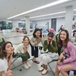 Maneerat Kam-Uan Instagram – ละครจบแล้ว 
อยากจะขอบคุณพี่อาร์ตที่ให้โอกาสเอ๋ได้เล่น และทำอะไรที่ไม่เคยทำ 
ขอบคุณพี่นก ครูอ้อที่สอน และให้เอ๋ลองเล่นอะไรใหม่ๆที่ไม่ค่อยได้เล่น ขอบคุณเพื่อนพี่นักแสดง และทุกคนในทีม ที่ซัพพอร์ตกัน ละเดินทางด้วยกันมาถึงที่นี่ มันอุ่นใจใจฟู…

จากคลิป ตั้งแต่วันแรก ที่บวงสรวงก็สนุกแล้วเลย เป็นโปรเจคที่มีความสุข ทุกช่วงโมเม้นท์เลยจริงๆ 
ขอบคุณทุกคนนะคะ ^^
#จนกว่าจะได้รักกัน