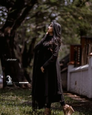Maneesha Mahesh Instagram - 🖤🖤🖤🖤
📷 @_mis__foxy__ 
👗 @3days_designs 
💄 @manis_makeover__