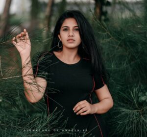 Maneesha Mahesh Instagram - I am what I am.. I will never try to be someone else ❤
#actress#asianet click @motive_pix_studio @aneesh_motive_pix