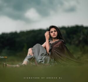 Maneesha Mahesh Instagram - Behind every successful women is herself ❣
#Asianet#actress click @motive_pix_studio @aneesh_motive_pix