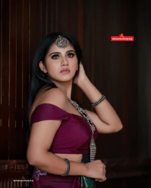 Maneesha Mahesh Instagram - ✨

Costume  @swayamvarasilksindia
 
Location @the_travancore_heritage 

Photography @ @abi_fine_shooters 

MUA  @vijilsmakeover 

Styling @leirakuncysiby 

Jewellery @planetjewel
