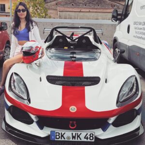 Manisha Yadav Instagram - When you do get a chance to live it up , well then do just that !!! ❤️
#love #life #travel #vacationmode …
1) the kindest “kinda”a person I met ( because he literally let me drive his beauty😛😝🙈). If I were him I wouldn’t do that!! 2)The wineyards of #Tuscany region. 3)candid 4)standing straight , in front of the leaning wonder, (after failing in exercising all kinds of photographic tactics to make an optical illusion of me 
trying to prevent the leaning tower of Pisa from crashing to the floor.) .5) what do I do next ?? 🙄

# TBT #tuesdaymotivation
