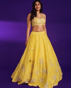 Manisha Yadav Instagram - May the sparkle in your eyes,
And the fire in your soul never die down …
Be your own  light 😇✨ #happydiwali 
 
📸 : @palaniappansubramanyam 
Outfit : @nayantaara 
MAKEUP: @makeupwithshruthi 
STYLING : @stylingbysamiha