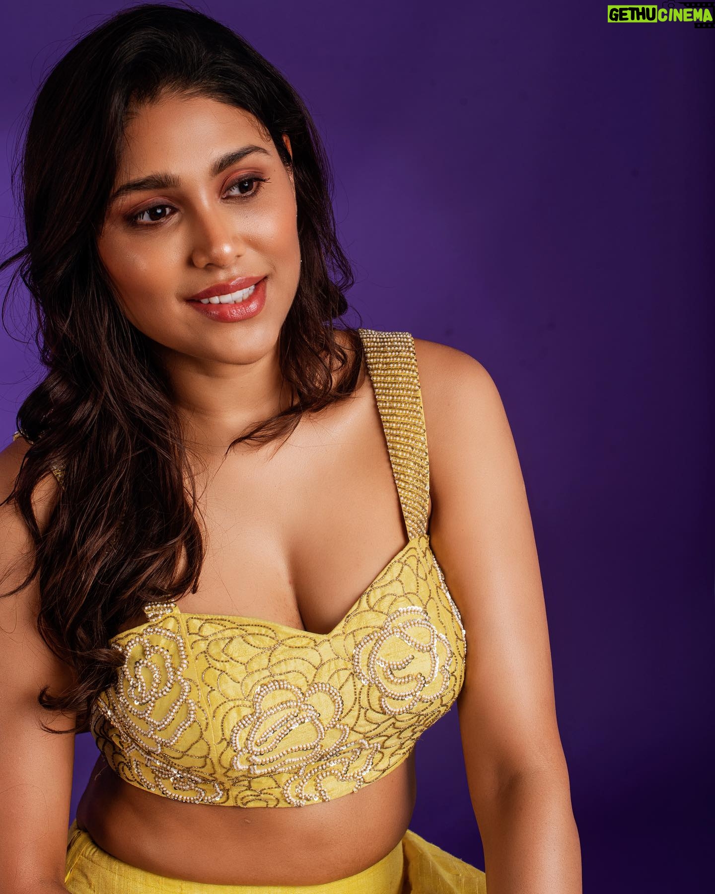 Manisha Yadav - 16.1K Likes - May the sparkle in your eyes,
And the fire in your soul never die down …
Be your own light 😇✨ #happydiwali
📸 : @palaniappansubramanyam
Outfit : @nayantaara
MAKEUP: @makeupwithshruthi
STYLING : @stylingbysamiha