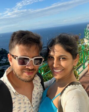 Manisha Yadav Instagram - No I won’t travel to the moon and stars ✨ to show you I love you . Won’t go that far away from you .. Will keep you by my side and in my grasp to annoy you always ..😘 #happyanniversarymylove 🌹❤️
@var.jain