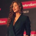 Manon Azem Instagram – c’était tellement fou.. 💕#firstredcarpet #gangsterdam
