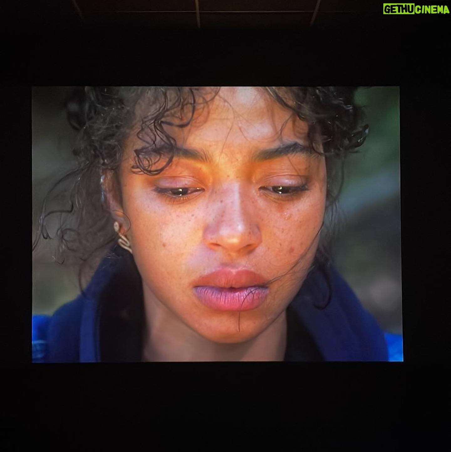 Manon Bresch Instagram - « LES CŒURS EN CHIEN » de monsieur @leofontaine_ sera diffusé ce 14 janvier sur @artefr ✨ Avec @helo.la.belette @victorbnl @bilel.chegrani @olivierludot @comeordas @poguillet @vellascoboii @amandinederdoukh @leajuliennex @gilveis @clara__mua @leseulantoinemartin @richardson.lucien @mathildeleroy @maelysftn @armistice.mw @anisselzn @anoukabolnik @amethystefilms et @rodrockk