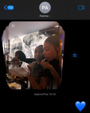 Manon Bresch Instagram - @aminamuaddi et les filles à table 🖤