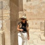 Manon Quadratus Instagram - Vous préférez laquelle ? 1, 2 ou 3 ? 🤍 Je crois que c’est mon look préféré en Égypte 😍 #louxor #ootd #ootdfashion #look