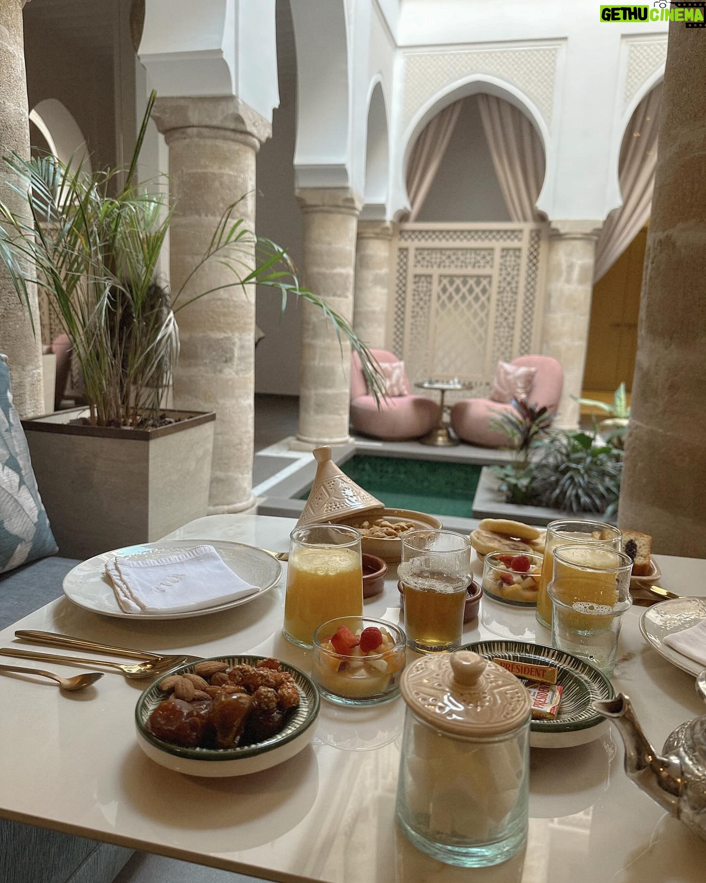 Manon Quadratus Instagram - Publicité | Ce riad de rêve @riadnyla en plein cœur de la Médina 🫶🏻 Grâce aux recommandations de @marrakechbestof une plateforme de réservation en ligne, où vous retrouvez toutes les meilleures adresses de Marrakech (activités, hôtel, restaurants) 😏 #marrakech #riad #riadmarrakech #maroc