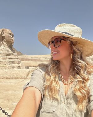 Manon Quadratus Instagram - Okay, je crois que c’est mon meilleur selfie de 2024 🥹😍 

#egypt🇪🇬 #cairo #travel #selfie
