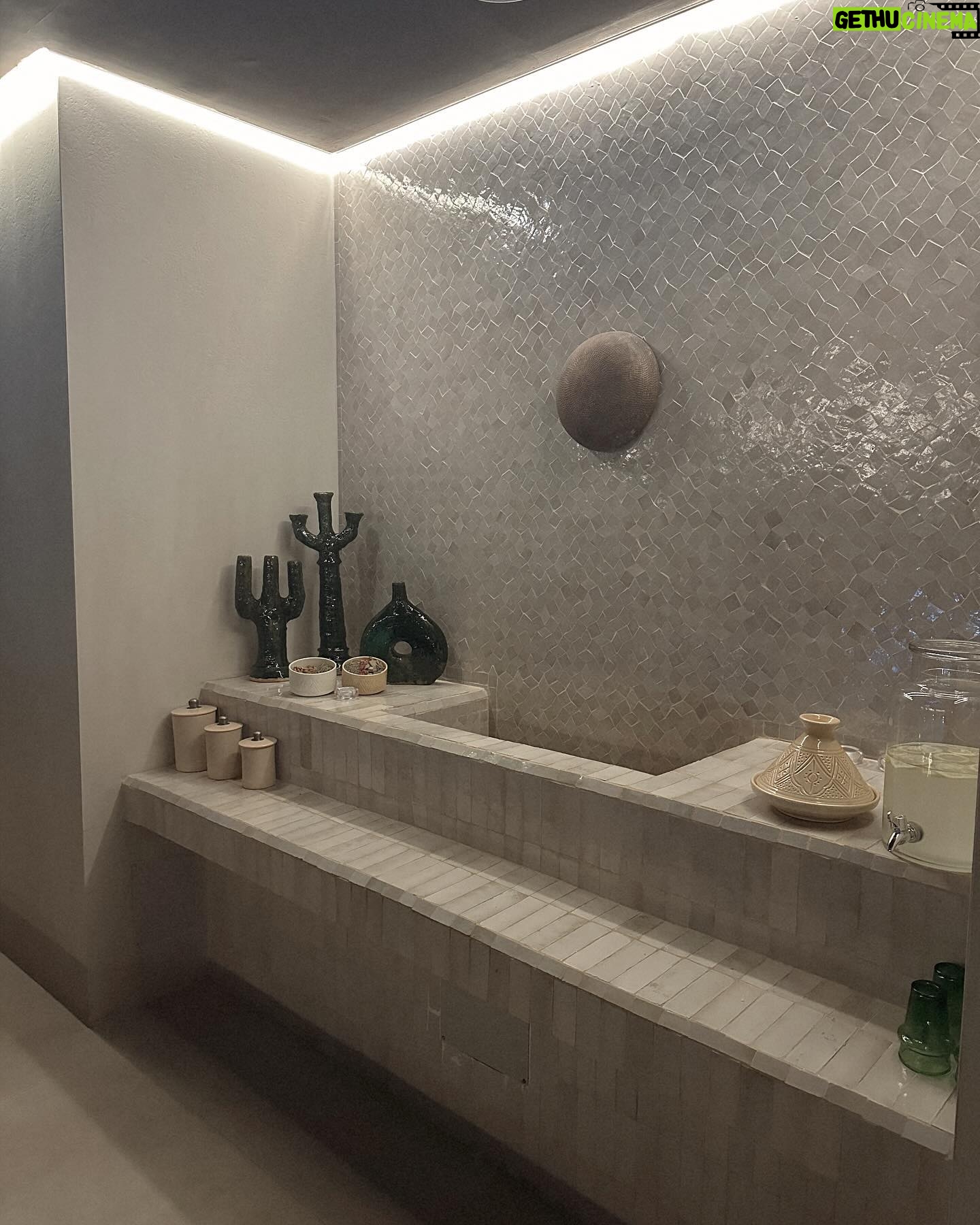 Manon Quadratus Instagram - Publicité | Ce riad de rêve @riadnyla en plein cœur de la Médina 🫶🏻 Grâce aux recommandations de @marrakechbestof une plateforme de réservation en ligne, où vous retrouvez toutes les meilleures adresses de Marrakech (activités, hôtel, restaurants) 😏 #marrakech #riad #riadmarrakech #maroc