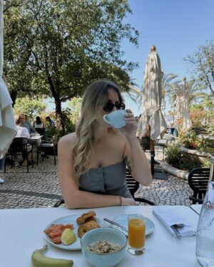 Manon Quadratus Instagram - Vous préférez laquelle ? J’ai hésité entre la 1 & la 2 📸 

#ootd #ootdfashion #look #lookoftheday #cannes